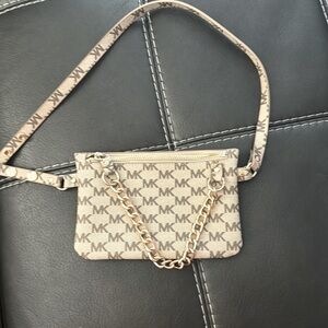New Michael Kors Fanny pak/ beige chocolate